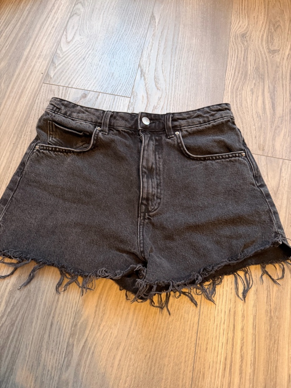 Zara Black High Rise Distressed Denim Shorts – Raw Hem Cutoff Shorts | 6